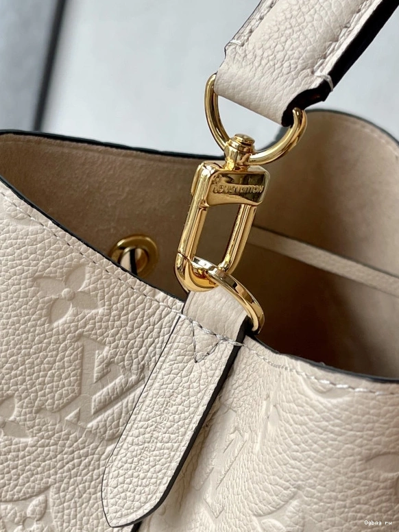 LOUIS VUITTON NÉONOÉ MM 0707
